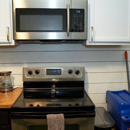 Cozy Atl Getaway - 5 Min From Airport & Downtown Villa Atlanta Bagian luar foto