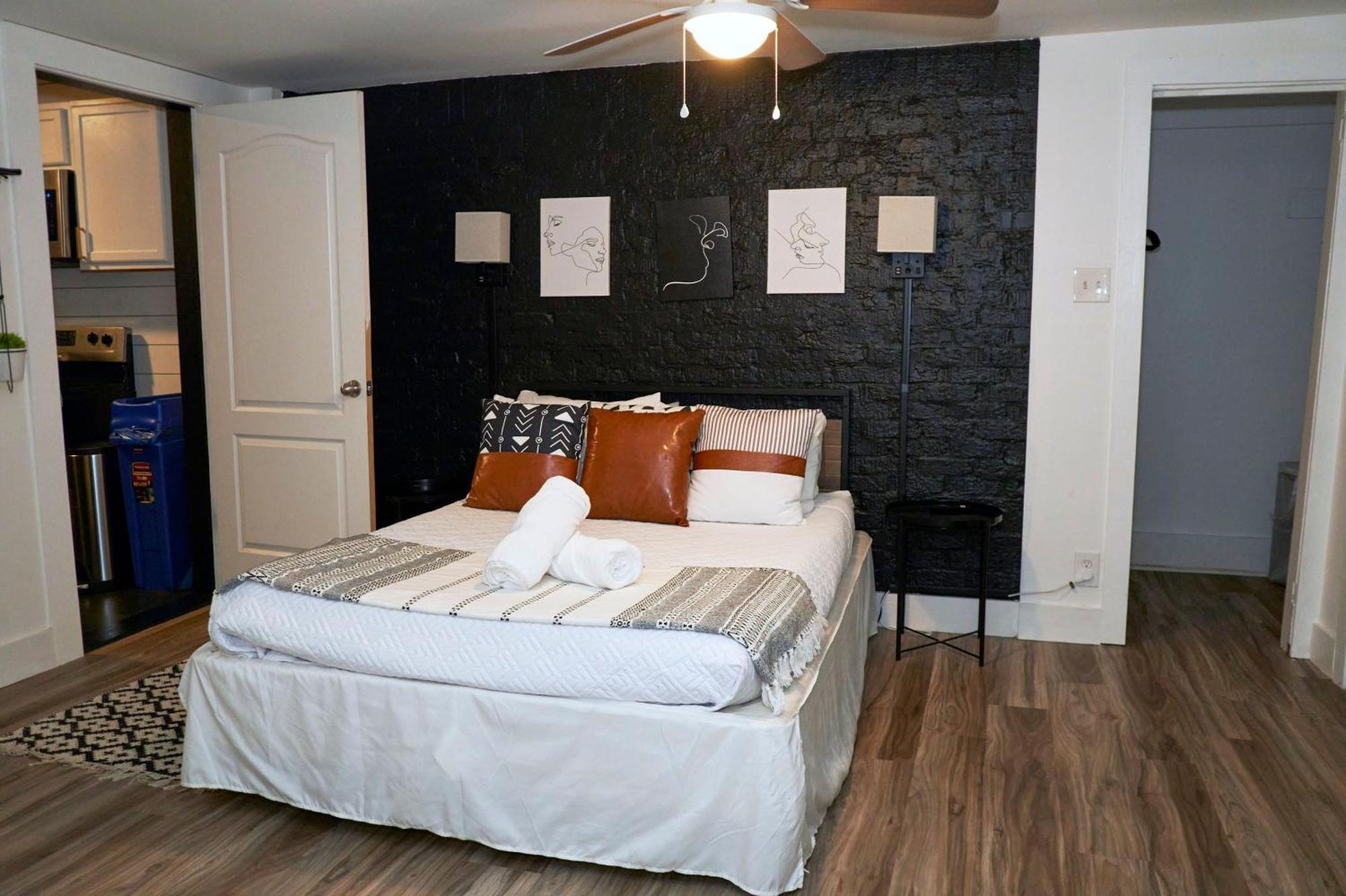 Cozy Atl Getaway - 5 Min From Airport & Downtown Villa Atlanta Bagian luar foto